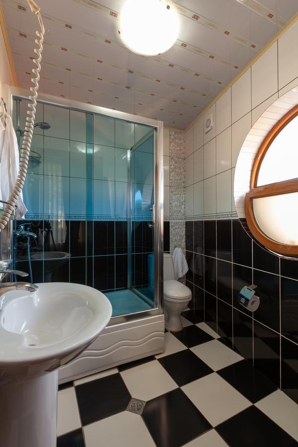Penthouse Hotel Тбилиси Екстериор снимка