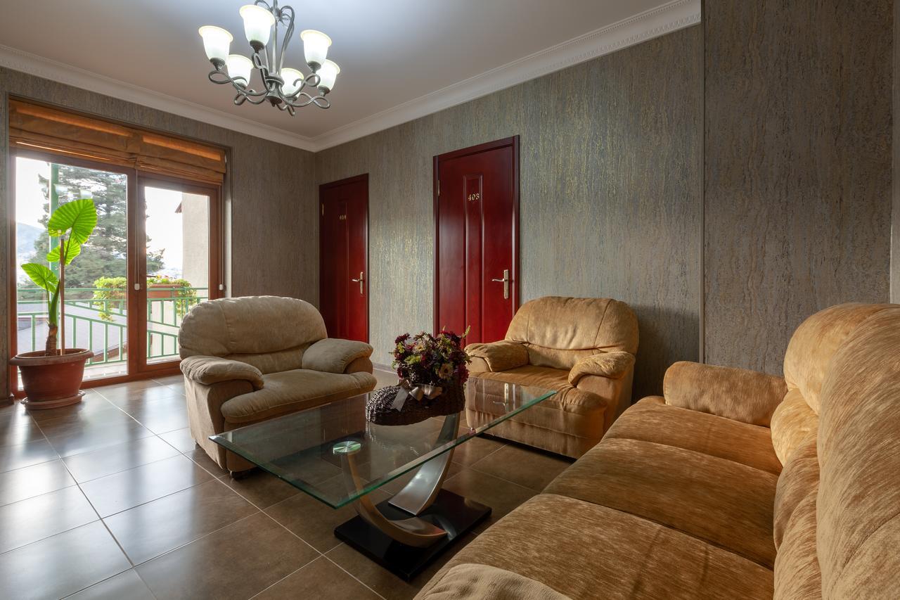 Penthouse Hotel Тбилиси Екстериор снимка