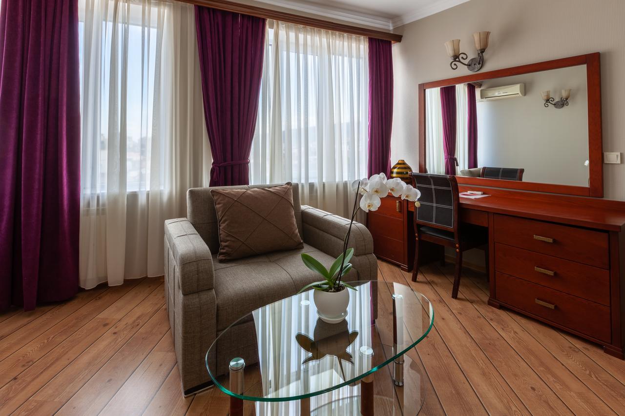 Penthouse Hotel Тбилиси Екстериор снимка