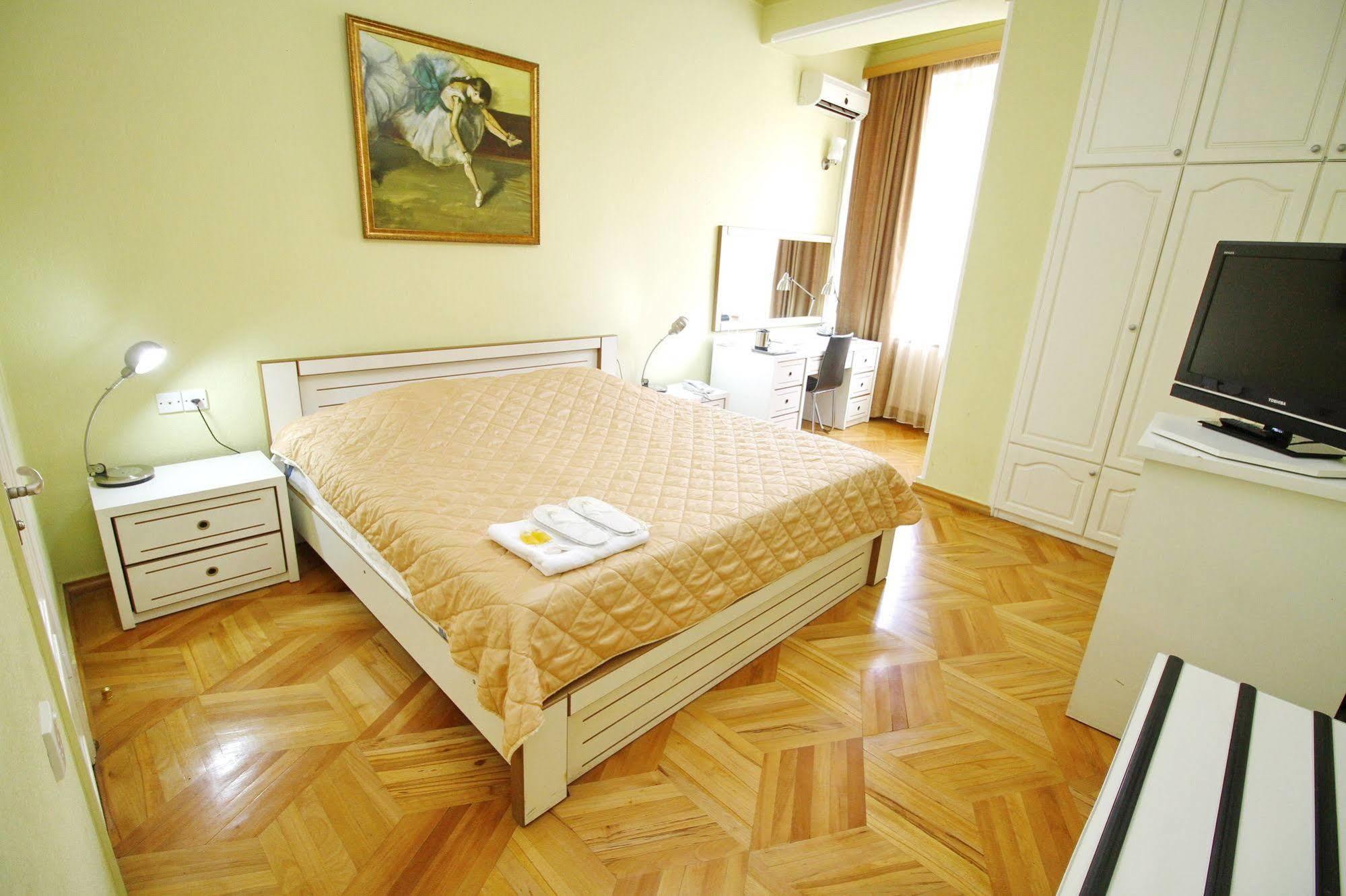 Penthouse Hotel Тбилиси Екстериор снимка