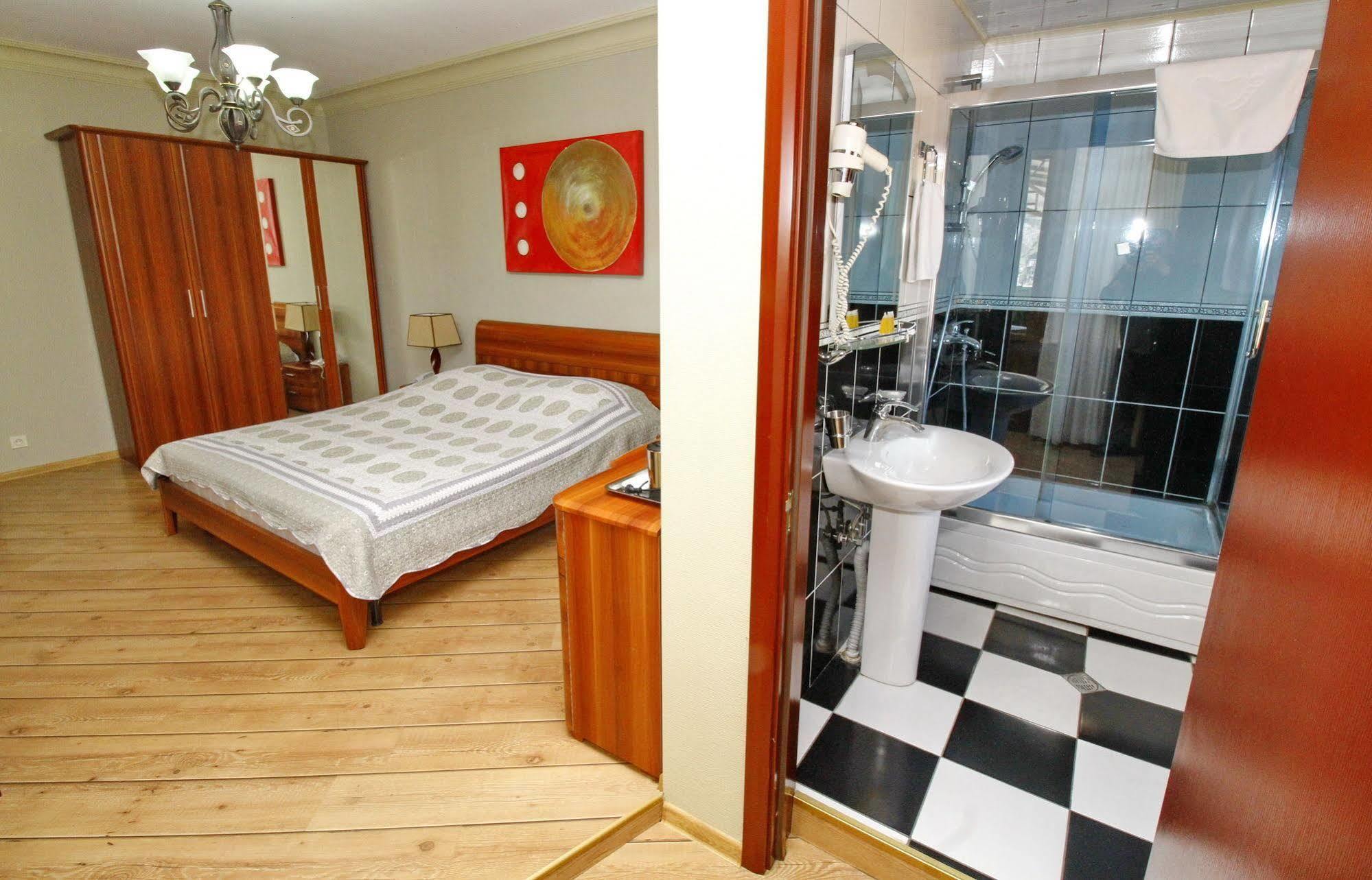 Penthouse Hotel Тбилиси Екстериор снимка