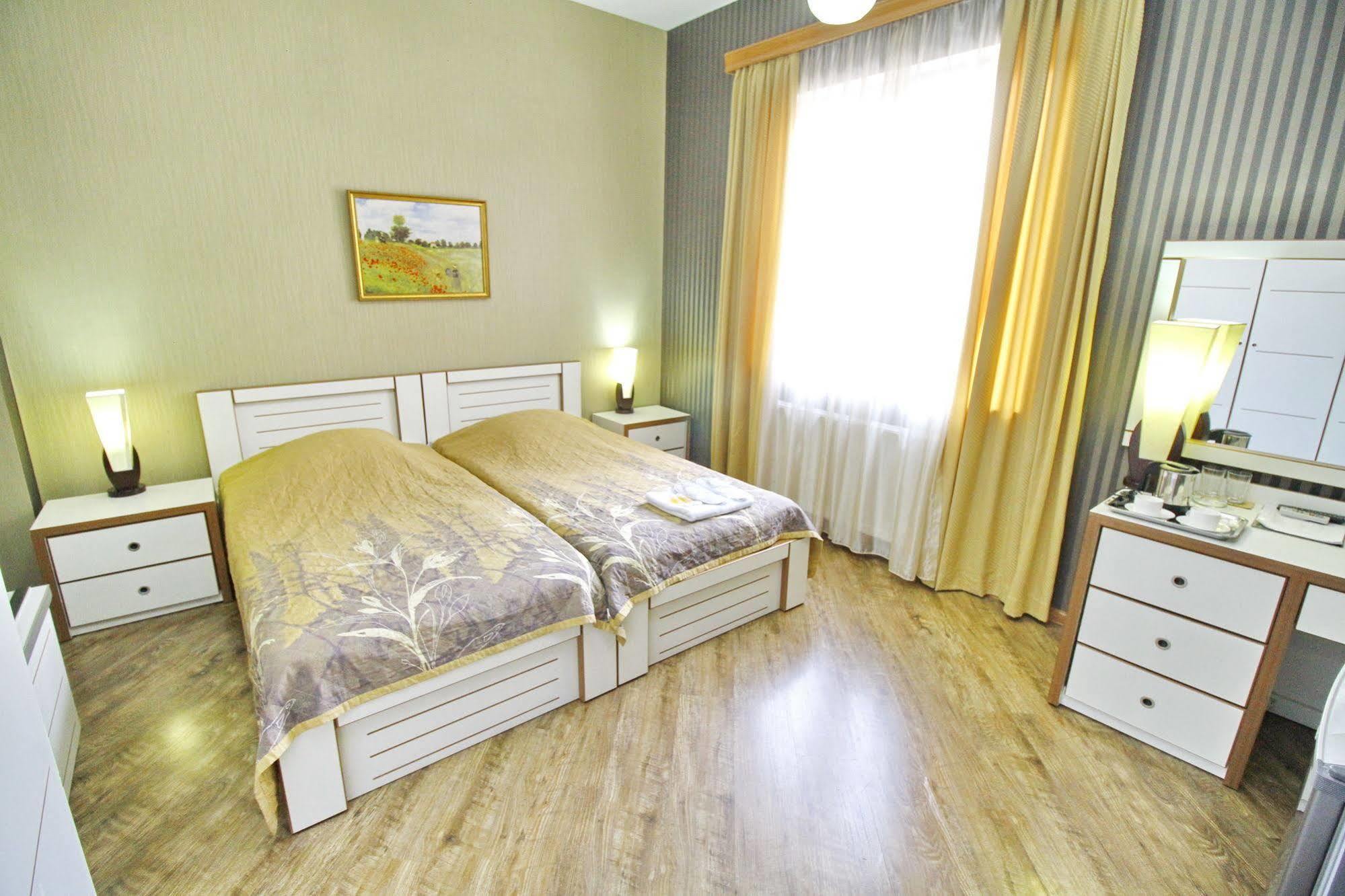 Penthouse Hotel Тбилиси Екстериор снимка