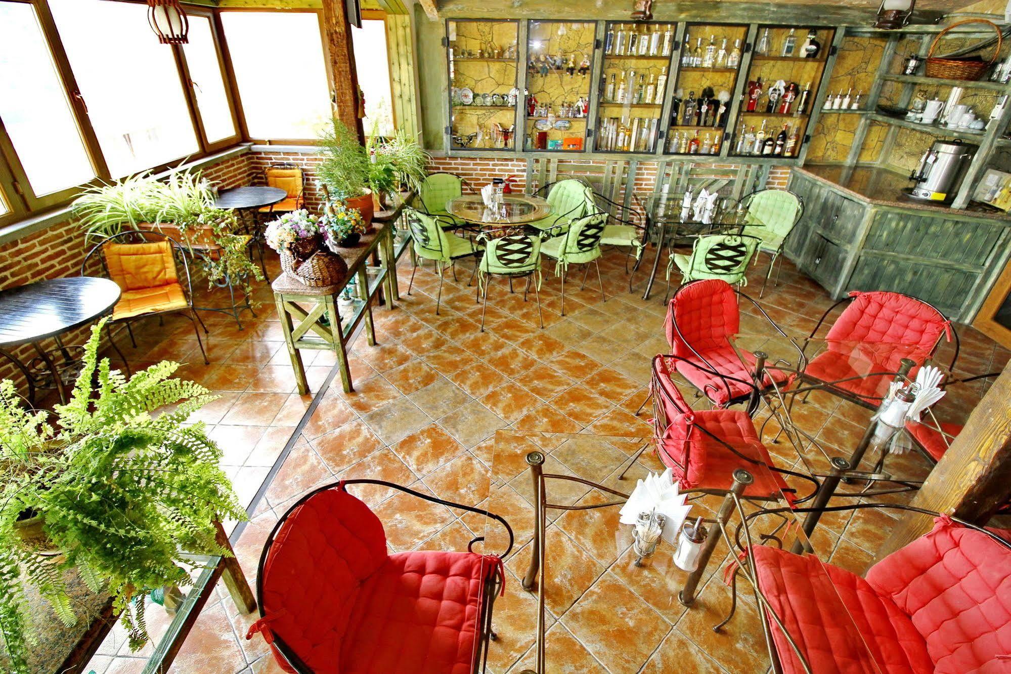 Penthouse Hotel Тбилиси Екстериор снимка