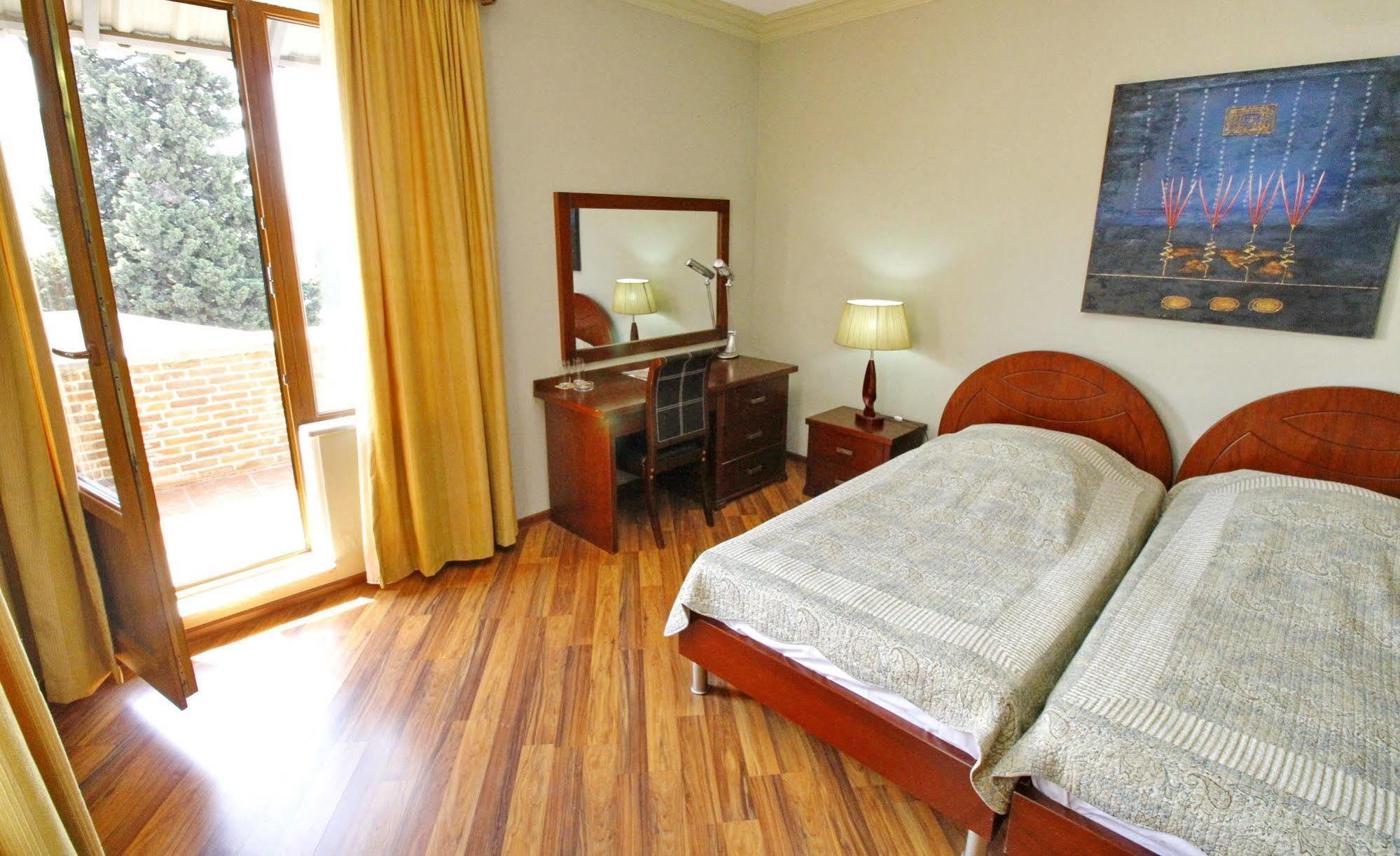 Penthouse Hotel Тбилиси Екстериор снимка