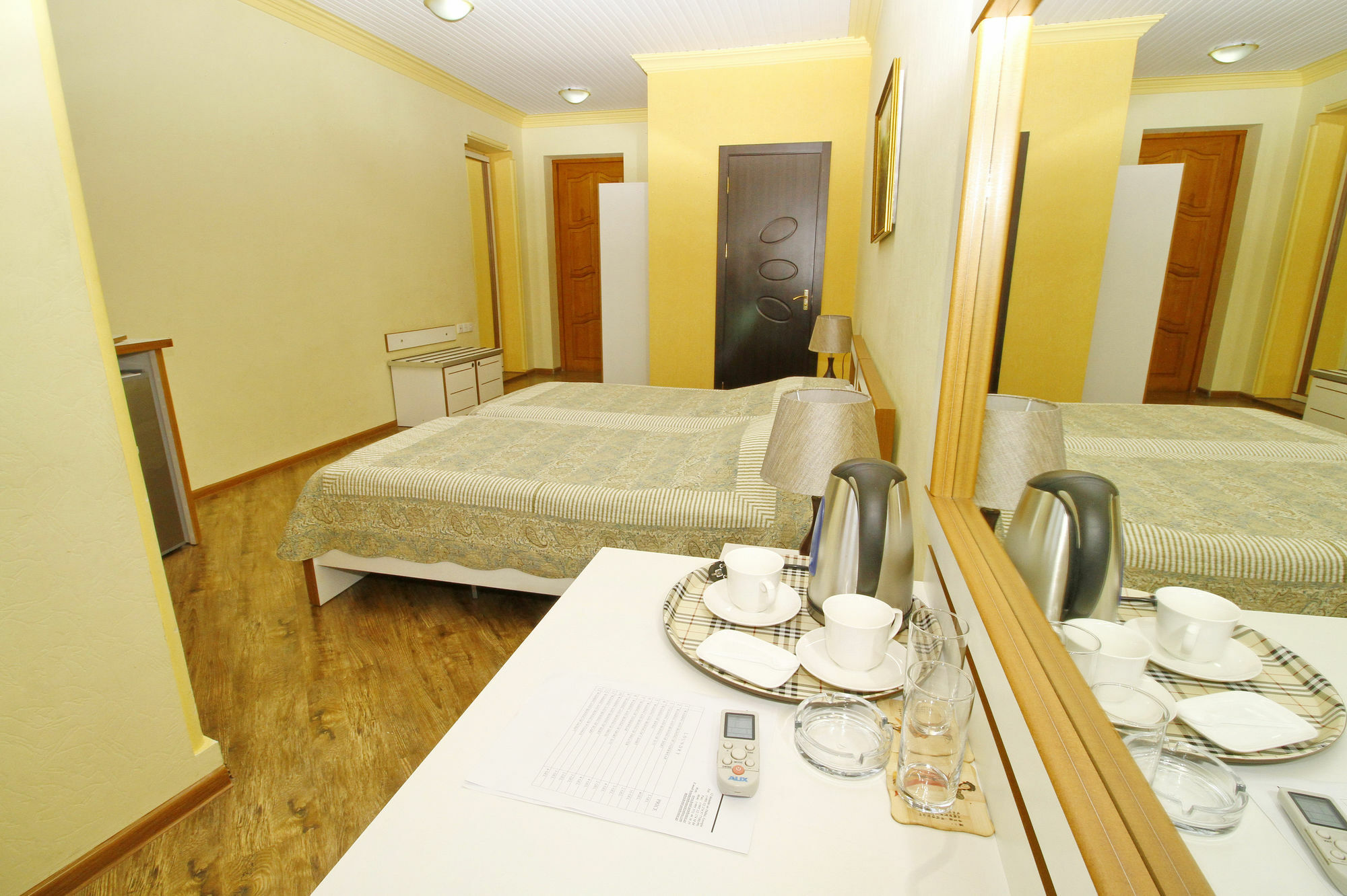 Penthouse Hotel Тбилиси Екстериор снимка